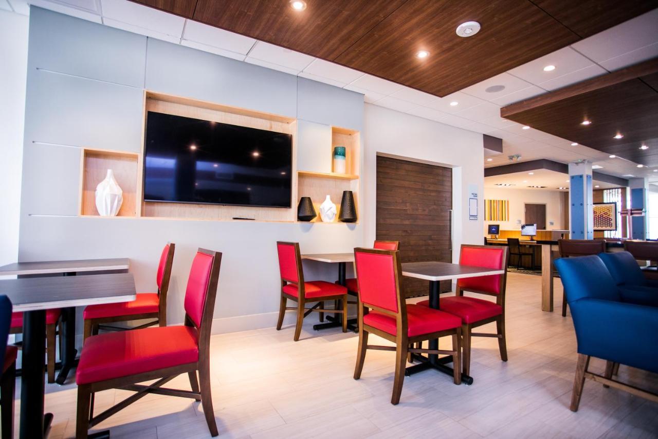 Holiday Inn Express & Suites Rehoboth Beach By Ihg Exterior photo